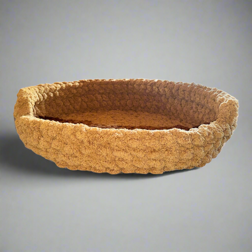 Handmade Tight-Knit Chunky Round Large Pet Bed