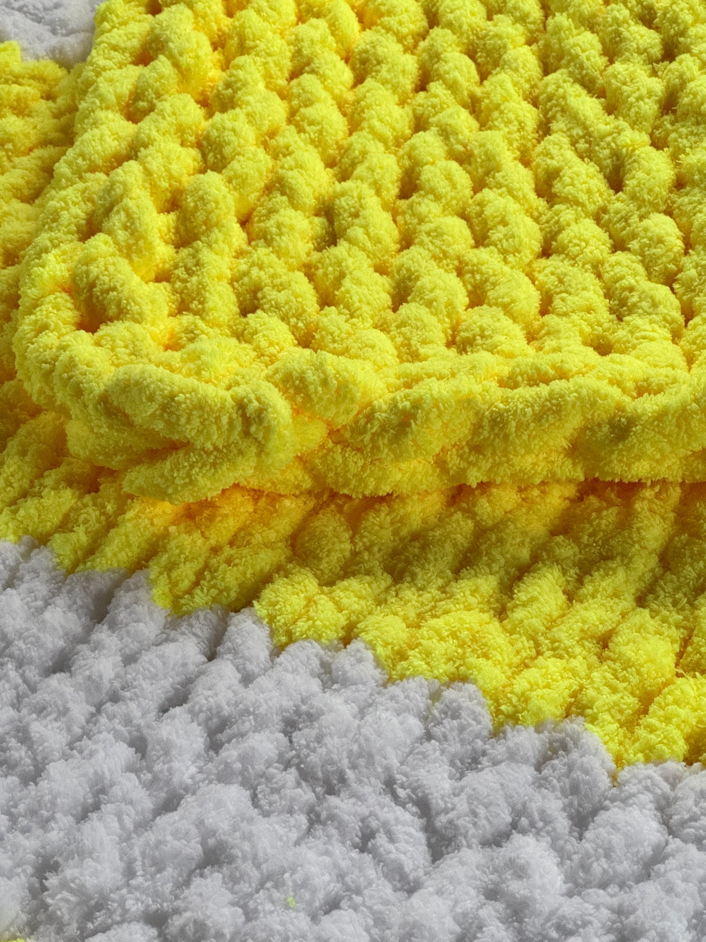 Handmade Yellow & White 32" x 39" Tight-Knit Chunky Baby Blanket