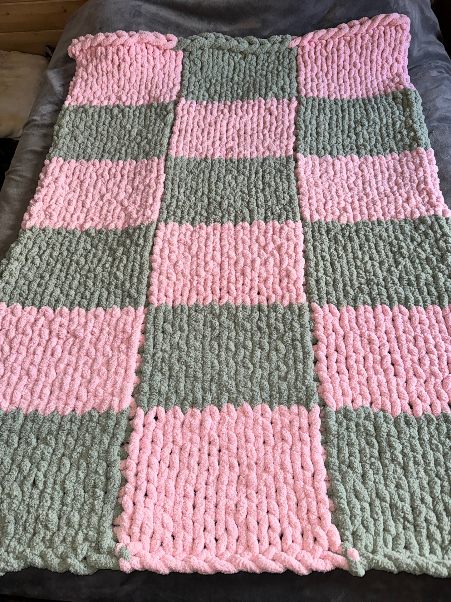 Handmade Custom Throw 45" x 60" Classic Knit Chunky Blanket