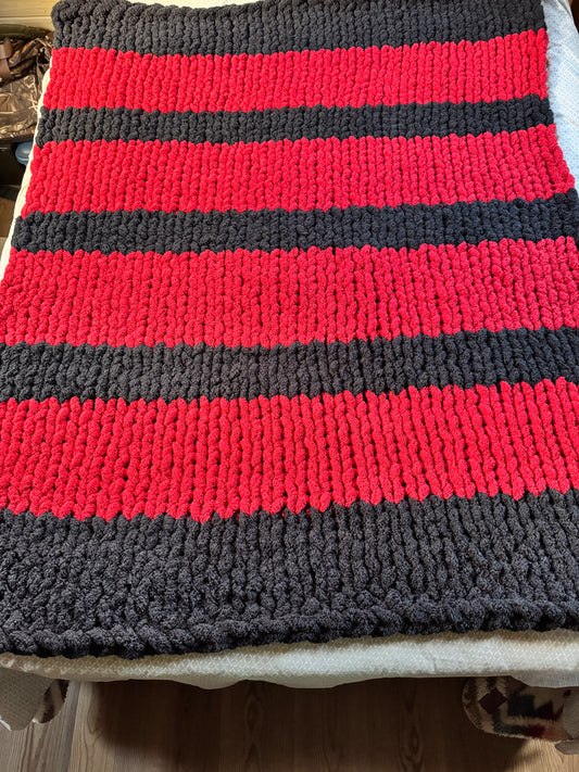 Handmade Black and Red 46" x 62" Tight-Knit Chunky Throw Blanket