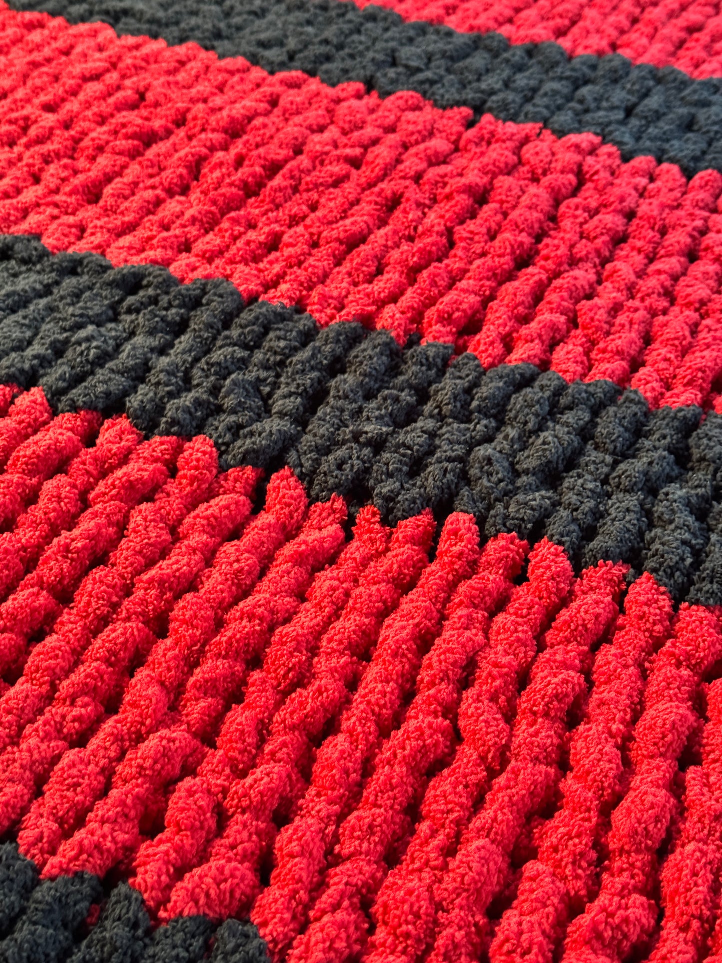 Handmade Black and Red 46" x 62" Tight-Knit Chunky Throw Blanket